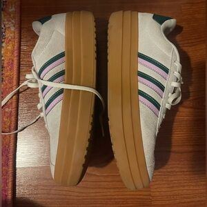 Adidas platform sneaker